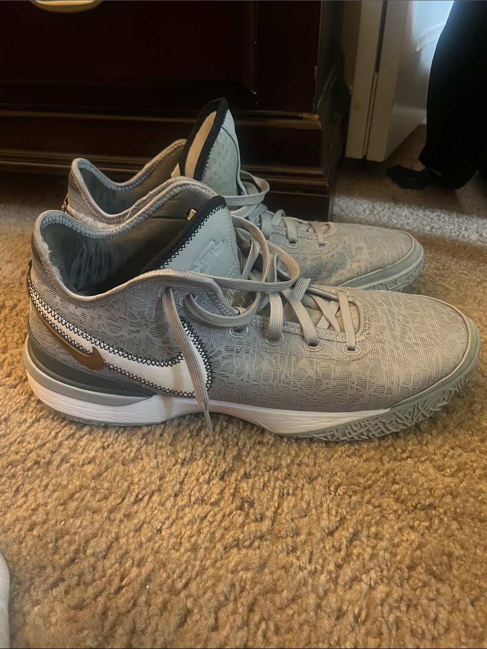 Nike Light Gray Low-Top LBJ NXT Gen Sneakers with White and Metallic Gold Accent - Picture 2 of 4